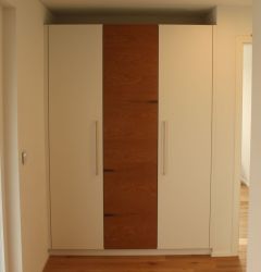 Schrank furniert.jpg